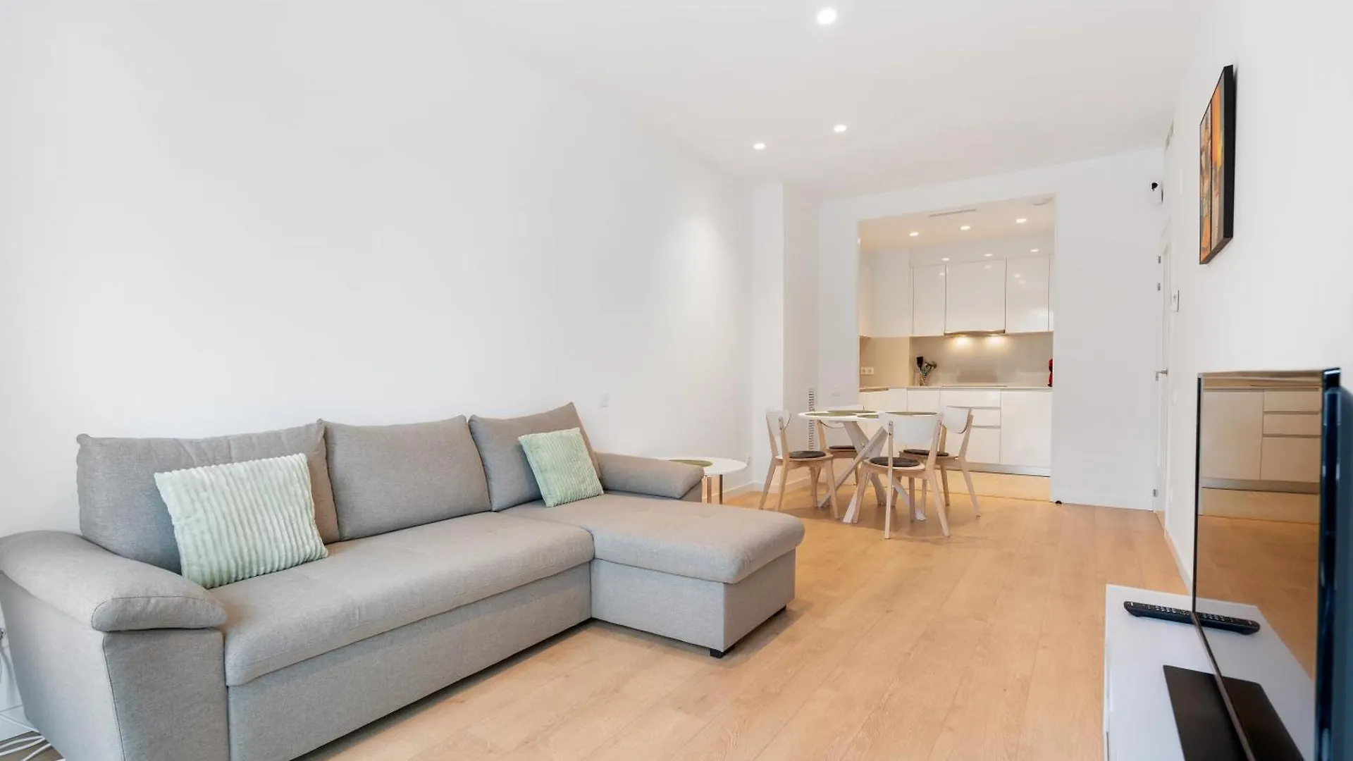 Diagonal Mar Oasis With Pool And Parking Daire Barselona
