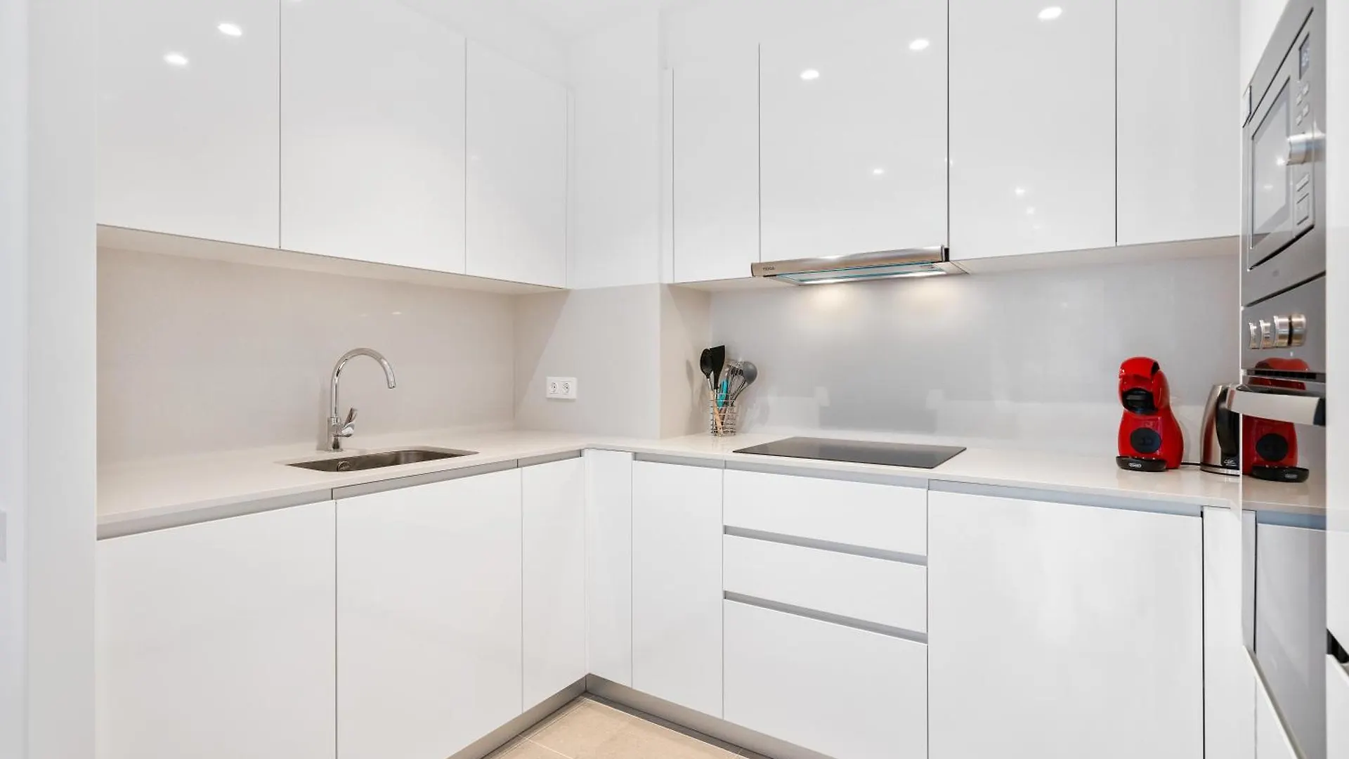 Diagonal Mar Oasis With Pool And Parking Daire Barselona 0*,  İspanya