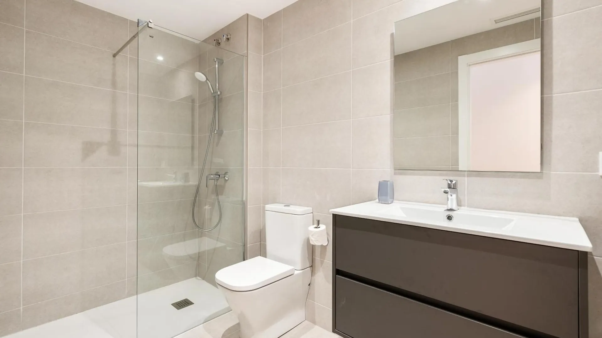 Diagonal Mar Oasis With Pool And Parking Daire Barselona