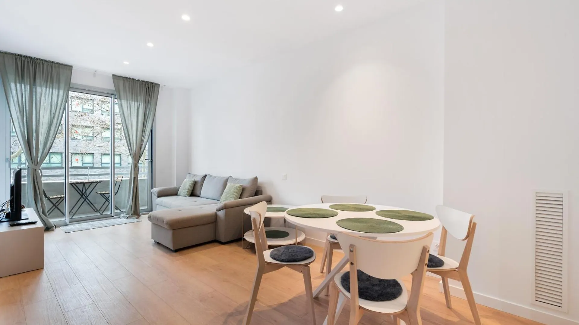 Diagonal Mar Oasis With Pool And Parking Daire Barselona 0*,