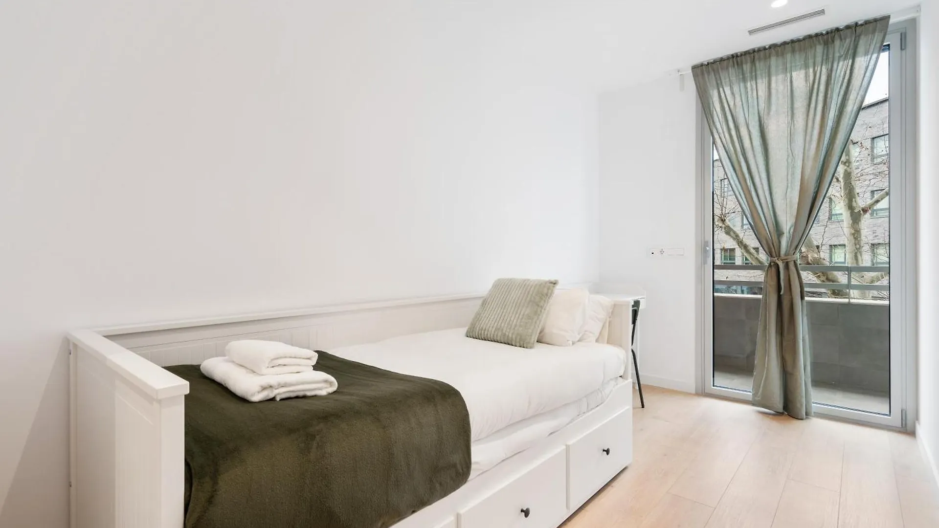 Diagonal Mar Oasis With Pool And Parking Daire Barselona